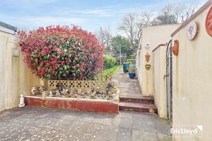 Photo 15- click for photo gallery